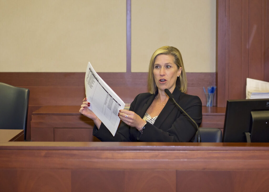 DNA expert giving testimony